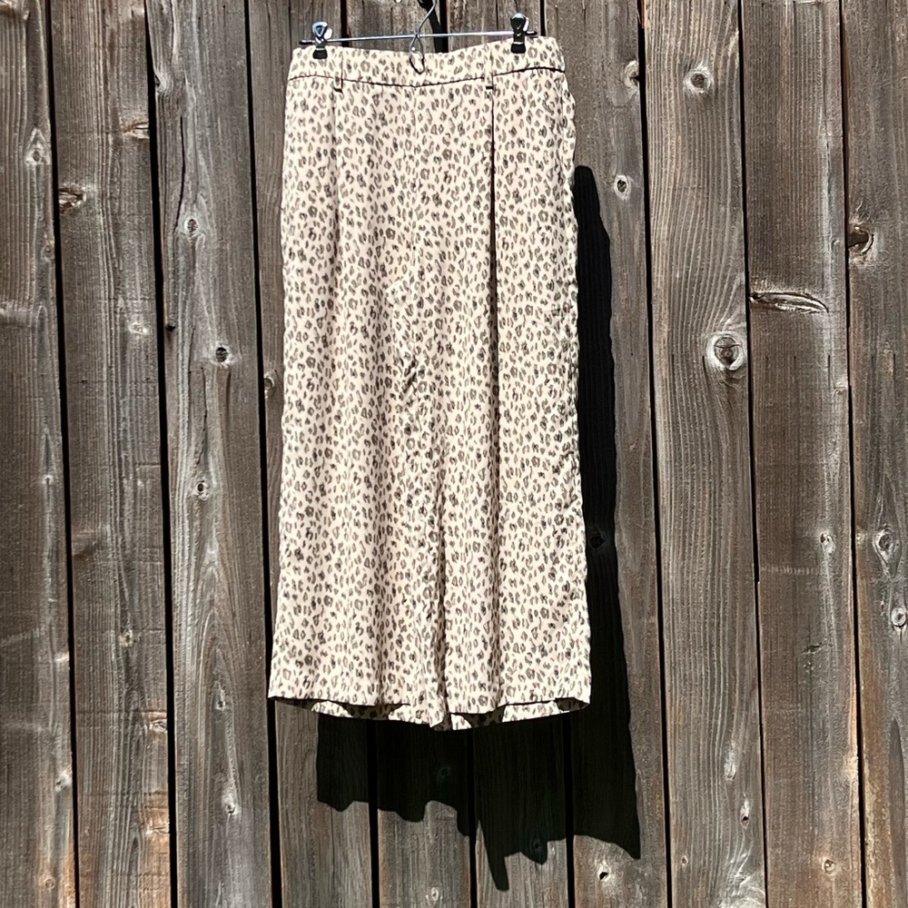 Halogen pull on leopard print wide leg crop pull on pant size medium